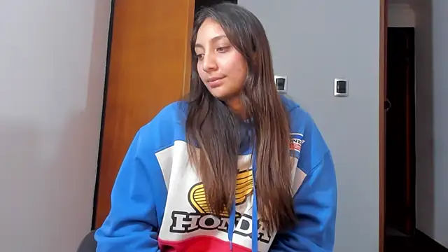 Snapshot of LilyGarcia chatting on June 14, 2:24 am LilyGarcia online show from June 14, 2:24 am