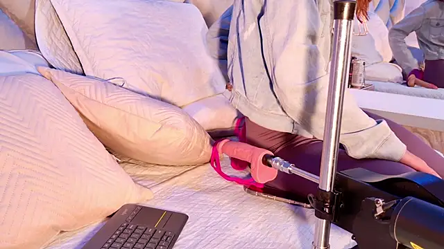 crystal gilton online show from February 10, 7:07 pm