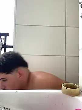 Snapshot of Bbbtro chatting on February 26, 6:29 pm Bbbtro online show from February 26, 6:29 pm