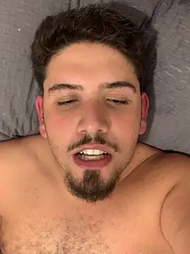 Snapshot of Bbbtro chatting on March 19, 10:25 pm Bbbtro online show from March 19, 10:25 pm