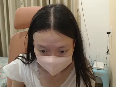 Lil-Cherries online show from March 1, 9:50 pm