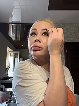 MonnyStef online show from February 21, 11:00 am