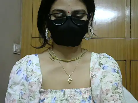 Snapshot of Fairy_Pie chatting on April 6, 10:22 pm Fairy Pie online show from April 6, 10:22 pm