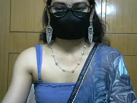 Snapshot of Fairy_Pie chatting on April 17, 7:39 pm Fairy Pie online show from April 17, 7:39 pm