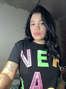 Snapshot of Sara_Cxx chatting on November 11, 9:15 pm Sara Cxx online show from November 11, 9:15 pm