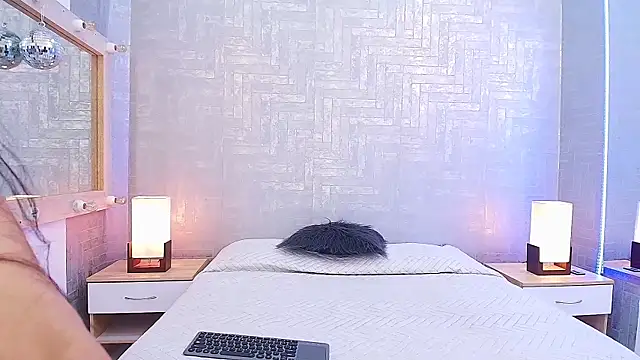 Snapshot of EmylyTaylor_FG chatting on November 10, 8:52 pm EmylyTaylor FG online show from November 10, 8:52 pm