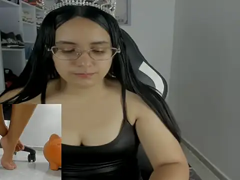 queen findom1 online show from December 5, 5:38 am