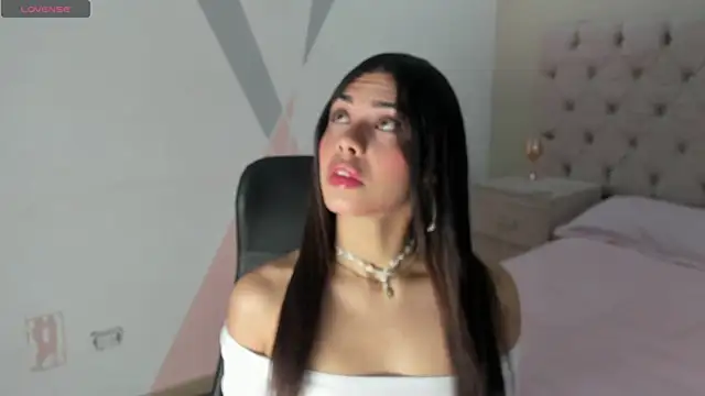 Snapshot of ZarinaWynne chatting on May 15, 2:24 pm ZarinaWynne online show from May 15, 2:24 pm