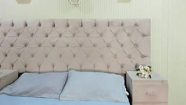 Snapshot of ZarinaWynne chatting on June 10, 1:21 pm ZarinaWynne online show from June 10, 1:21 pm
