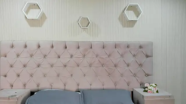 Snapshot of ZarinaWynne chatting on June 13, 12:58 pm ZarinaWynne online show from June 13, 12:58 pm