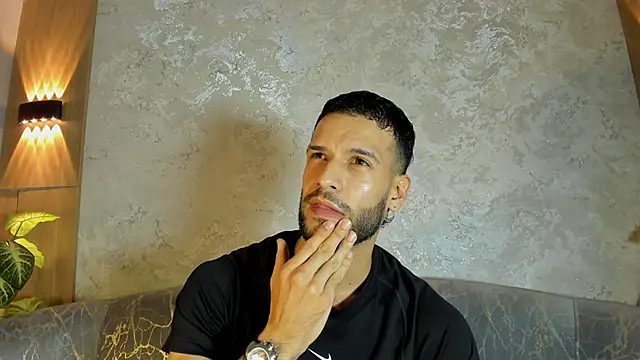 Snapshot of Jacob_Benelli chatting on May 20, 12:06 am Jacob Benelli online show from May 20, 12:06 am