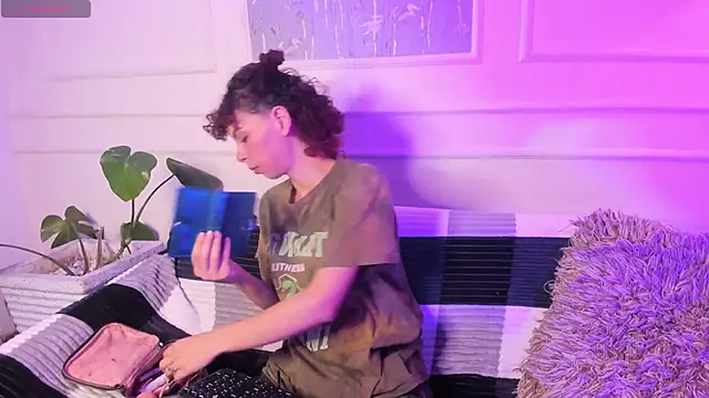 AliceMadnes online show from March 14, 12:43 pm