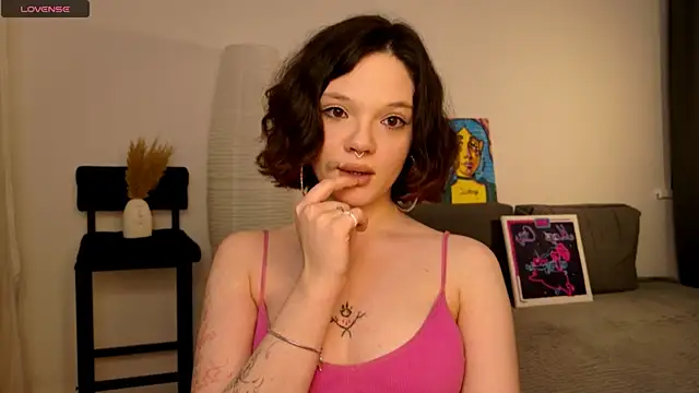 Snapshot of Sweety_cheeky chatting on February 6, 3:59 pm Sweety cheeky online show from February 6, 3:59 pm