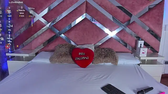 Lily Queen30 online show from November 20, 8:30 pm