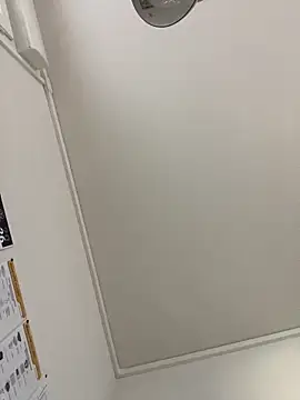 Snapshot of Guigui17000@xh chatting on March 3, 9:04 am Guigui17000xh online show from March 3, 9:04 am