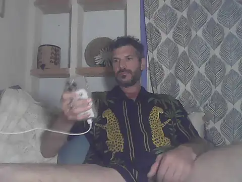Snapshot of salazarious chatting on June 7, 11:41 pm salazarious online show from June 7, 11:41 pm