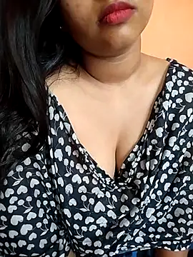 Snapshot of Sexy_Divya__ chatting on June 4, 5:24 am Sexy Divya online show from June 4, 5:24 am