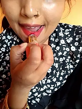 Snapshot of Sexy_Divya__ chatting on June 6, 5:45 am Sexy Divya online show from June 6, 5:45 am