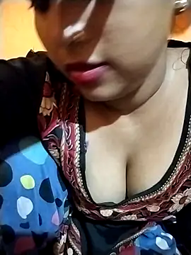Snapshot of Sexy_Divya__ chatting on June 8, 5:46 pm Sexy Divya online show from June 8, 5:46 pm