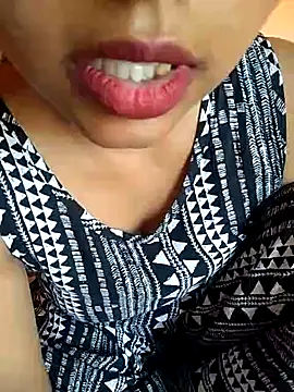 Snapshot of Sexy_Divya__ chatting on June 11, 5:27 am Sexy Divya online show from June 11, 5:27 am