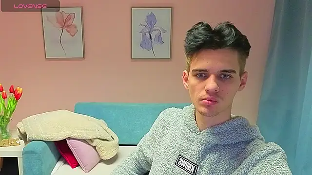 Snapshot of LiamMerci chatting on November 10, 7:18 am LiamMerci online show from November 10, 7:18 am