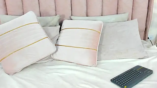 caro gemm online show from November 18, 5:34 am