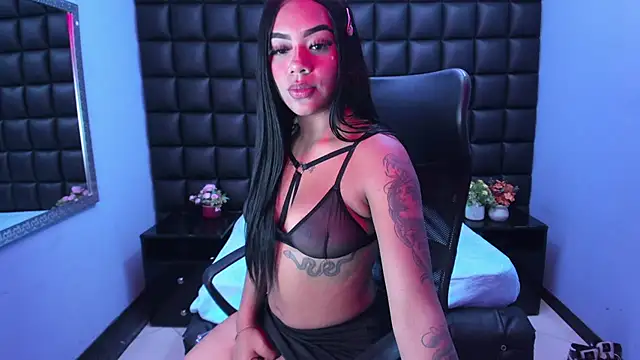 MarianaGibson online show from April 16, 1:45 pm