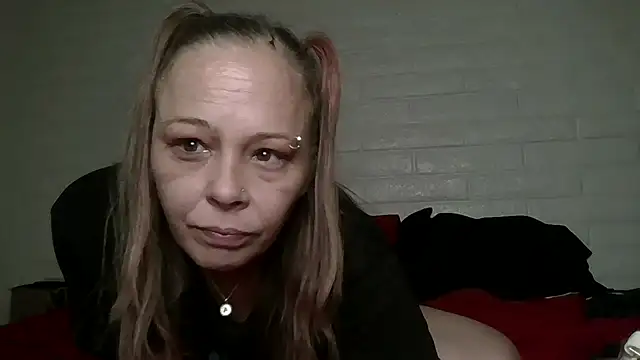 nikkibae33 online show from April 10, 2:17 am