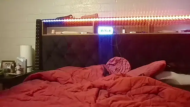 nikkibae33 online show from June 3, 10:37 pm