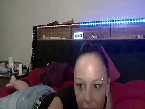 nikkibae33 online show from June 8, 2:45 am