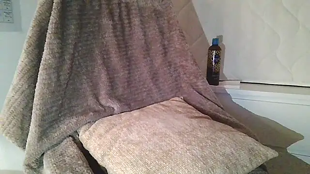 JAY20C16 online show from February 18, 12:34 pm