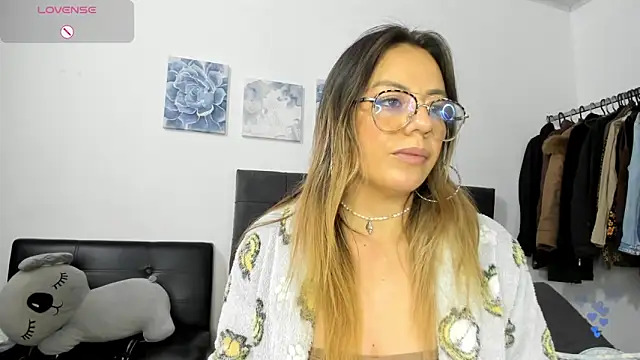 ariannawil online show from February 9, 10:58 pm