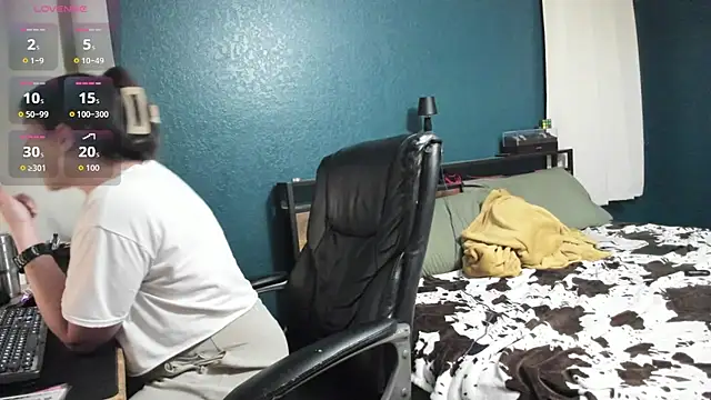 Snapshot of Sammie_Ray chatting on June 9, 4:02 am Sammie Ray online show from June 9, 4:02 am