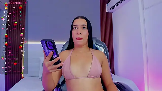 Amy Leah online show from December 3, 7:34 pm