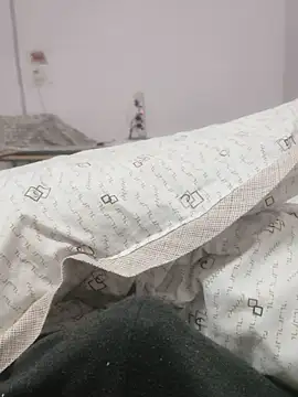 Snapshot of Sandar_clegan chatting on December 21, 1:24 am Sandar clegan online show from December 21, 1:24 am