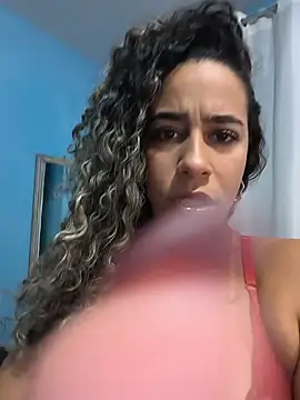 vivianeleoa online show from July 27, 9:44 pm