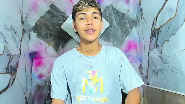 Snapshot of Timmy_Kiing_ chatting on November 27, 8:00 pm Timmy Kiing online show from November 27, 8:00 pm