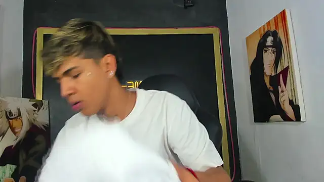 Snapshot of Timmy_Kiing_ chatting on November 29, 8:01 pm Timmy Kiing online show from November 29, 8:01 pm