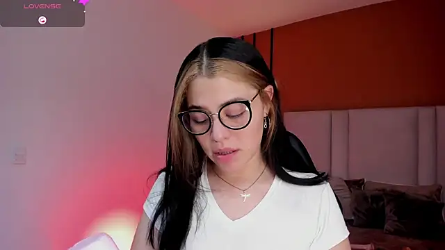 Snapshot of Dakhota_Rouge chatting on May 10, 4:39 am Dakhota Rouge online show from May 10, 4:39 am