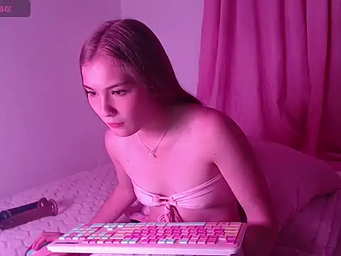 LIA BAKE online show from November 24, 3:17 am