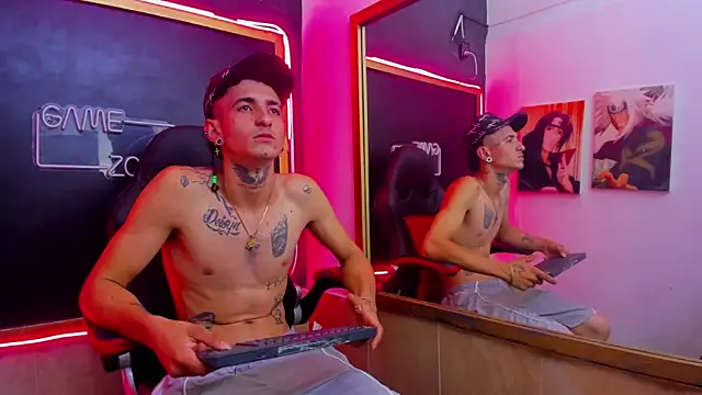 Snapshot of naider_1 chatting on November 8, 5:29 am naider 1 online show from November 8, 5:29 am