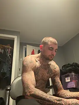 Snapshot of trickydickydaddy chatting on March 26, 8:42 am trickydickydaddy online show from March 26, 8:42 am