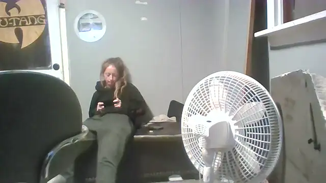 Snapshot of trickydickydaddy chatting on April 2, 3:59 am trickydickydaddy online show from April 2, 3:59 am