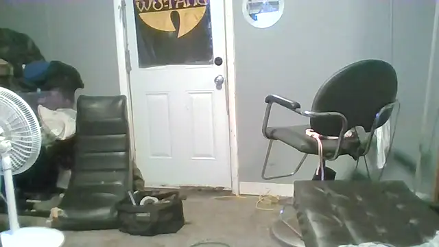 Snapshot of trickydickydaddy chatting on April 4, 5:06 am trickydickydaddy online show from April 4, 5:06 am