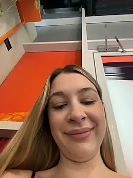 Snapshot of SashaCatt chatting on June 29, 10:15 am SashaCatt online show from June 29, 10:15 am