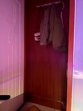 Snapshot of xoxo7799 chatting on December 16, 4:12 pm xoxo7799 online show from December 16, 4:12 pm