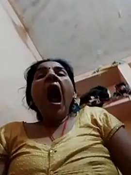 Snapshot of Seema_ji12 chatting on February 9, 12:58 am Seema ji12 online show from February 9, 12:58 am