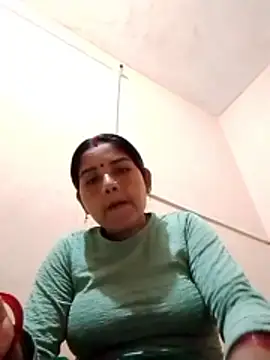 Snapshot of Seema_ji12 chatting on February 18, 6:31 am Seema ji12 online show from February 18, 6:31 am