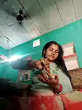 Snapshot of Seema_ji12 chatting on March 16, 7:56 am Seema ji12 online show from March 16, 7:56 am