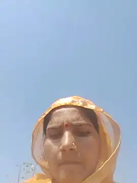 Snapshot of Seema_ji12 chatting on March 31, 8:48 am Seema ji12 online show from March 31, 8:48 am